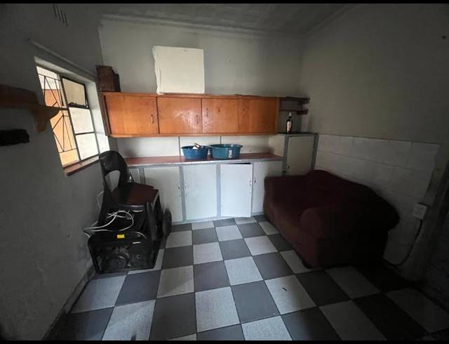 6 BEDROOM HOUSE FOR SALE IN PRETORIA WEST